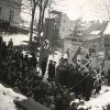 Bečov nad Teplou - pomník obětem 1. světové války | poležení věnců jednotkami SA u pomníku obětem 1. světové války v Bečově nad Teplou v roce 1942