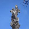 Toužim - sloup se sochou Panny Marie (Madona) | vrchol korintského sloupu se sochou Panny Marie s Ježíškem - únor 2011
