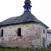 Třebouň - kaple Panny Marie Bolestné | zchátralá kaple Panny Marie Bolestné  na počátku 21. století