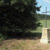 Žlutice - Neumannův kříž | Neumannův kříž po celkové rekonstrukci na rozcestí ke hřbitovnímu kostelu při silnici do Verušic - září 2016