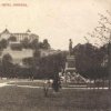 Karlovy Vary - pomník Františka Josefa I. | pomník Františka Josefa I. a hotel Imperiál před rokem 1918