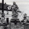 Velichov - sousoší Piety | pozdně barokní sousoší Piety ve Velichově v roce 1933