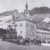 Karlovy Vary - sloup se sousoším Nejsvětější Trojice | sloup se sousoším Nejsvětější Trojice u budovy staré radnice na tržišti v 1. polovině 70. let 19. století