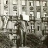 Karlovy Vary - pomník Vladimíra Iljiče Lenina | pomník během prostestů v srpnu 1968