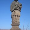 Močidlec - socha sv. Jana Nepomuckého | poškozená plastika sv. Jana Nepomuckého - únor 2011