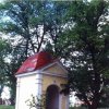 Chyše - kaple sv. Jana Nepomuckého | zchátralá kaple sv. Jana Nepomuckého na fotografii z doby před rokem 2005