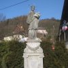 Velichov - socha sv. Jana Nepomuckého | přední strana objektu - březen 2013