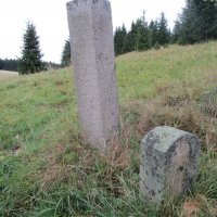 Kamenné památky dopravního značení na Karlovarsku | Háje